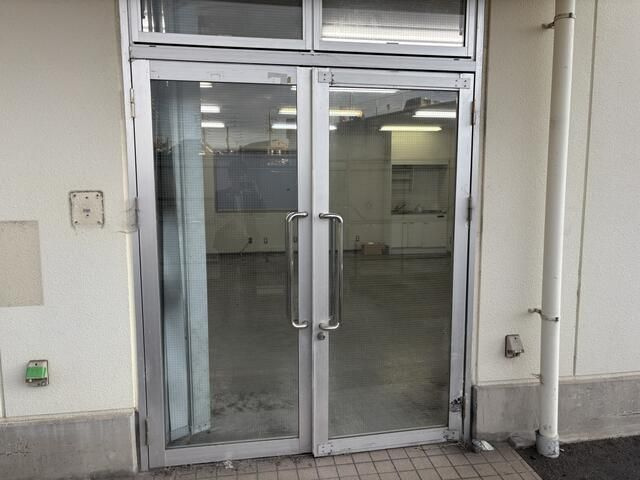 伏屋・八田間高架下建物（西・東）の外観