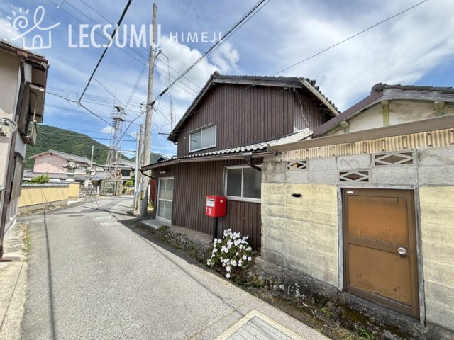 姫路市打越/中古戸建の前面道路含む現地写真