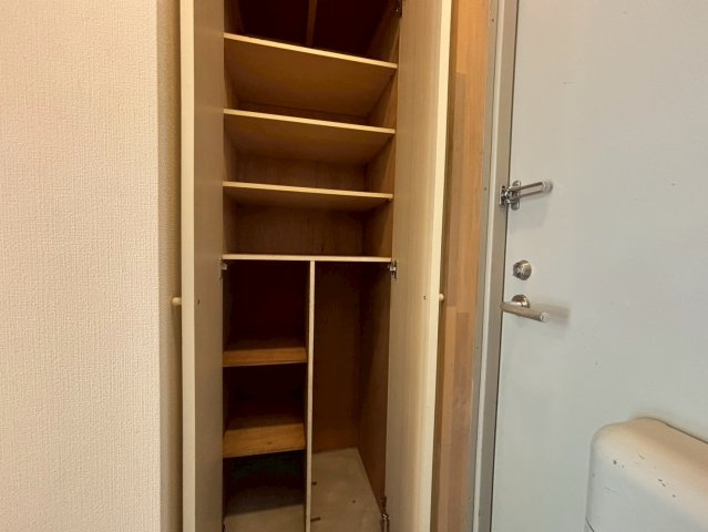 ワンズの玄関|収納たっぷりの下駄箱です