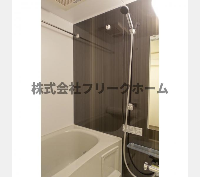 三鷹市上連雀１丁目の賃貸マンションの浴室