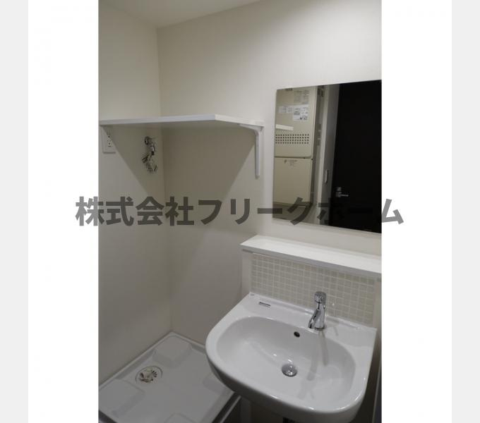 三鷹市上連雀１丁目の賃貸マンションの洗面所