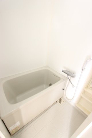 ラウムの浴室|現状優先です。