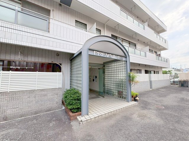 プリヴェール中山のエントランス|毎日通るエントランスはこのようになっています