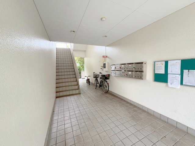 プリヴェール中山のロビー|建物の内部です