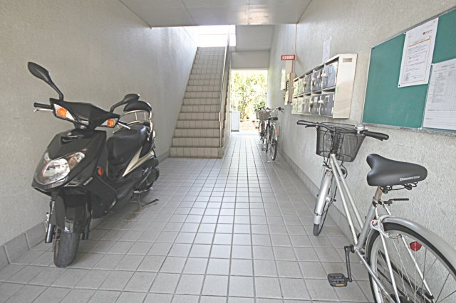 プリヴェール中山のロビー|ゆとりのあるロビーです