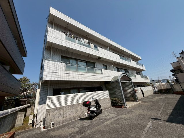 プリヴェール中山の外観