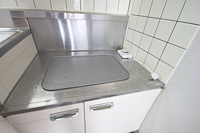 プリヴェール中山のキッチン|コンパクトなキッチンで掃除もラクラク