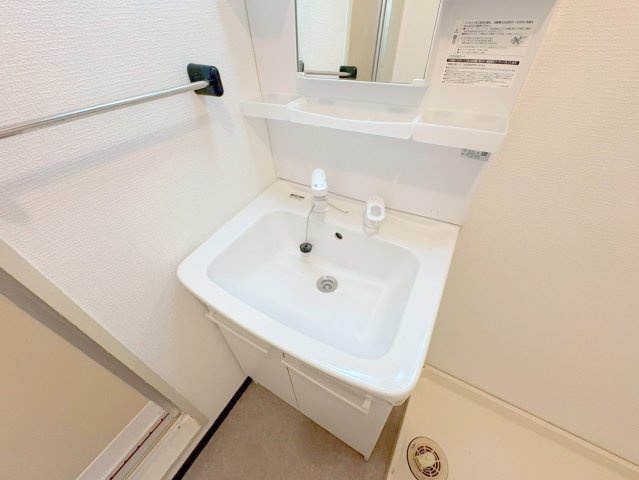 プリヴェール中山の洗面所|脱衣スペースもあります