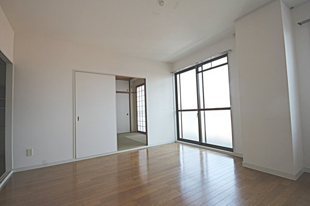 プリヴェール中山の居間・リビング|居間です