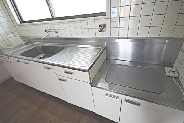 プリヴェール中山のキッチン|お料理しやすいキッチンです