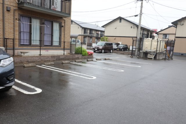メゾンドールβ　G棟の駐車場