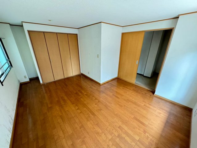 シャンブル天神町の洋室