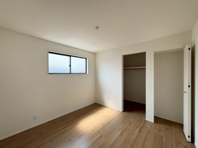 Adoble+アドブル＋小倉南区葛原本町4丁目2期　【小倉南区　新築戸建て】の洋室|2階6.5帖洋室はクローゼット＋WIC完備で収納には困りません♪【小倉南区　新築戸建て】