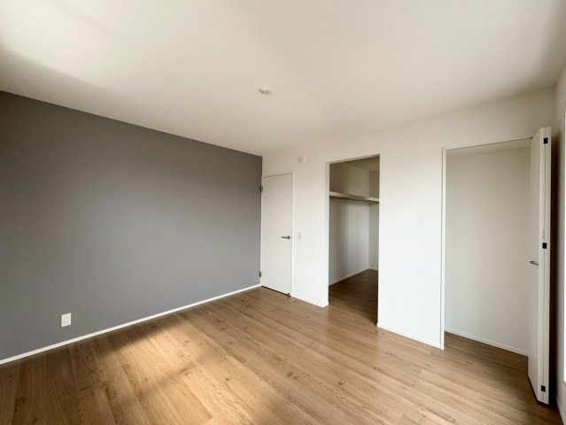 Adoble+アドブル＋小倉南区葛原本町4丁目2期　【小倉南区　新築戸建て】の洋室|アクセントクロスがお洒落な7帖洋室♪【小倉南区　新築戸建て】