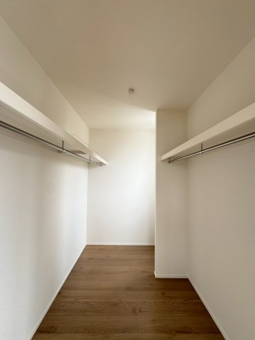 Adoble+アドブル＋小倉南区葛原本町4丁目2期　【小倉南区　新築戸建て】の収納|両サイドに洋服がかけられるのでお洋服の多いご家族も安心の収納力♪