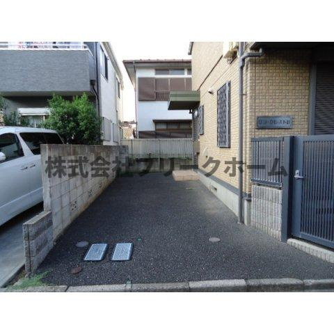 小金井市梶野町２丁目のアパートのロビー