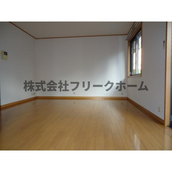 小金井市梶野町２丁目のアパートの子供部屋