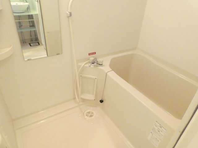 ビガーポリス１３３宝塚の浴室