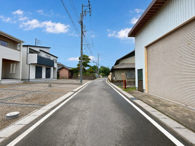ブルーミングガーデン　一宮市玉野　全3区画分譲の前面道路含む現地写真|■前面道路　■ヤマダ不動産　株式会社リライフ　
■夢のマイホーム購入をフルサポートします！