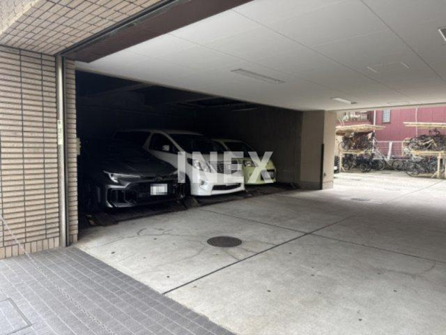 横浜市南区白金町１丁目の賃貸マンションの駐車場