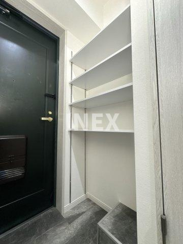 横浜市南区白金町１丁目の賃貸マンションの玄関