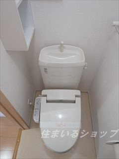 クリアネス　壱番館のトイレ|シャワートイレ・収納棚あり