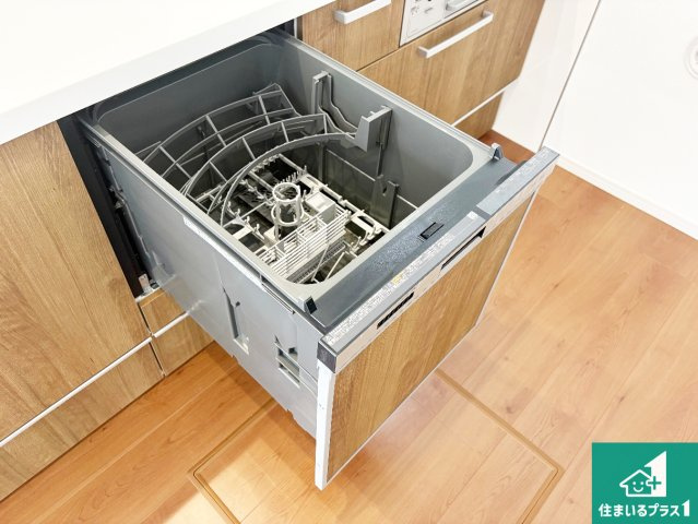 ♦河内長野市三日市町　第1期　新築一戸建ての設備|食事後の一仕事、食器洗いをボタン一つでお任せできちゃいます！場所を取らないビルトイン式なので、お料理スペースもしっかり確保！
