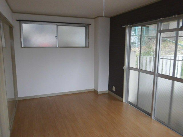 横浜市保土ケ谷区坂本町の賃貸マンションの居間・リビング