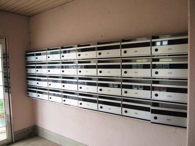 アザレアハイツ和泉野【キャッシュバック対象物件】のロビー|建物の内部です