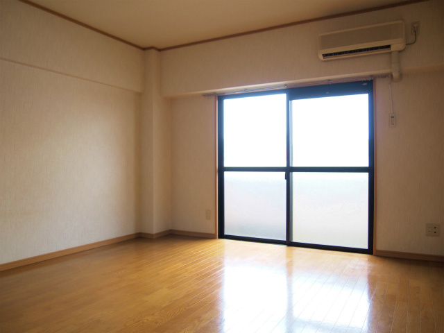 アザレアハイツ和泉野【キャッシュバック対象物件】の寝室|落ち着いて過ごせるお部屋なので、寝室にいかがでしょうか