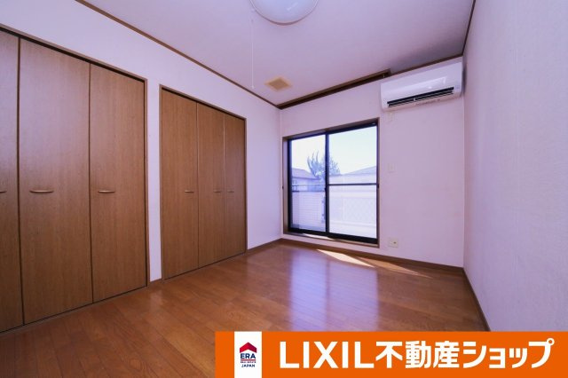 久喜市南２丁目 中古戸建の洋室|２階：中側洋室