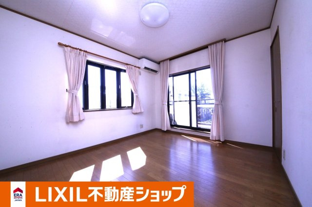 久喜市南２丁目 中古戸建の洋室|２階：東側洋室