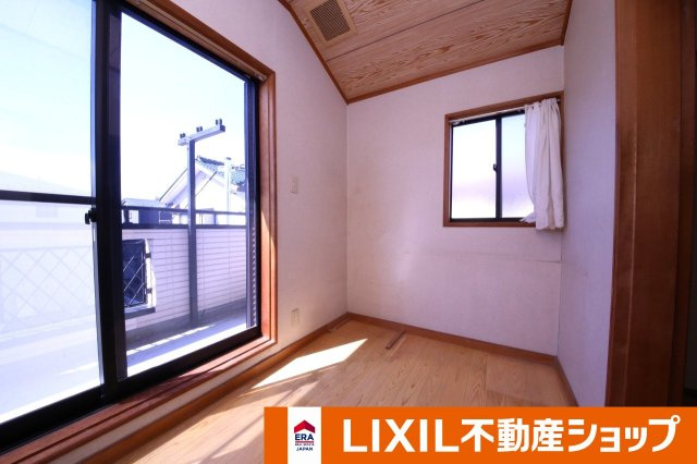 久喜市南２丁目 中古戸建の和室|２階和室にある縁側