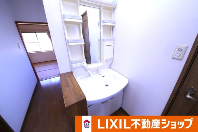 久喜市南２丁目 中古戸建の独立洗面台|２階にも洗面化粧台♪