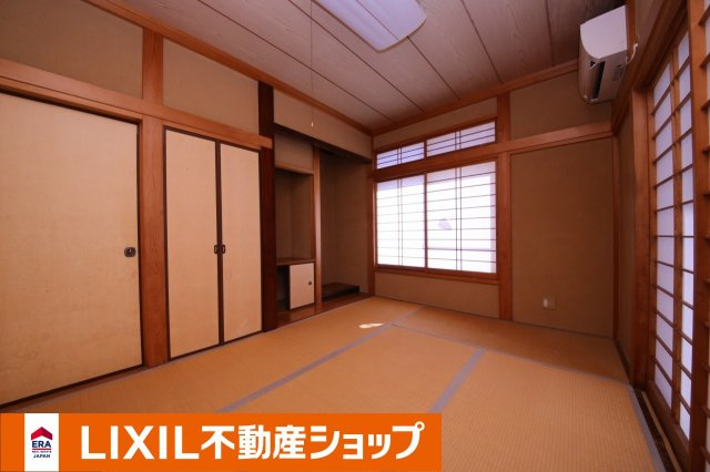 久喜市南２丁目 中古戸建の和室|収納豊富