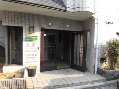 【エントランス】 | メゾンエルセビア | 綺麗なエントランスです。