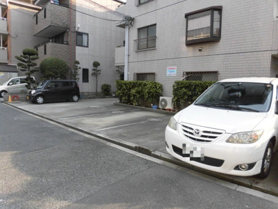 【駐車場】 | メゾンエルセビア | 敷地内駐車場です。