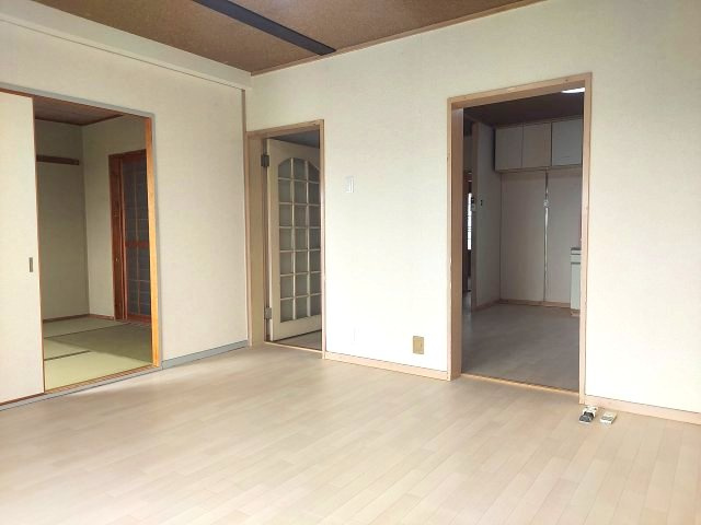 宝塚光明住宅3号棟の洋室|洋室約8帖