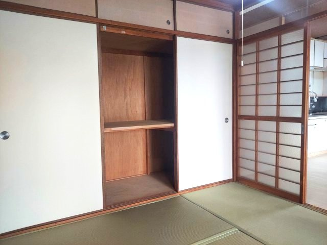 宝塚光明住宅3号棟の和室|和室中約4.5帖