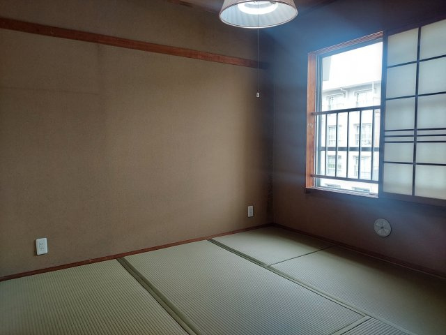 宝塚光明住宅3号棟の和室|和室北側約4.5帖