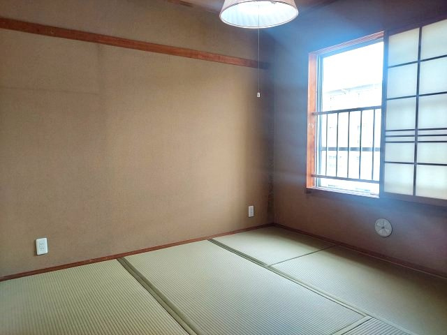 宝塚光明住宅3号棟の和室|和室北側約4.5帖
