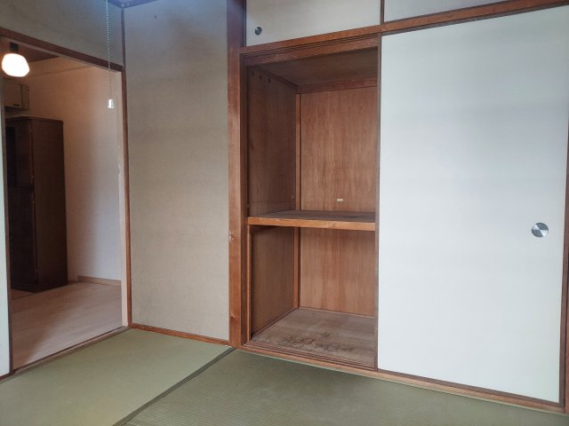 宝塚光明住宅3号棟の和室|和室北側約4.5帖