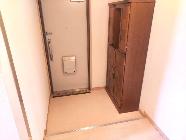 宝塚光明住宅3号棟の玄関