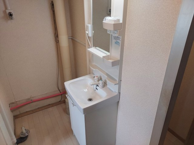 宝塚光明住宅3号棟の独立洗面台