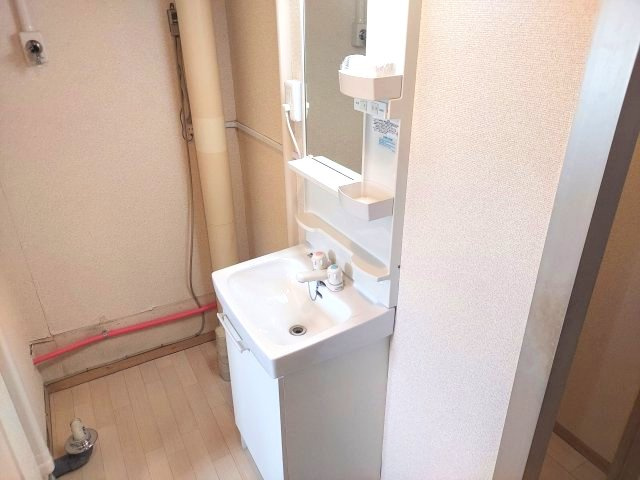 宝塚光明住宅3号棟の独立洗面台