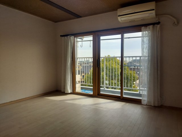 宝塚光明住宅3号棟の洋室|洋室約8帖