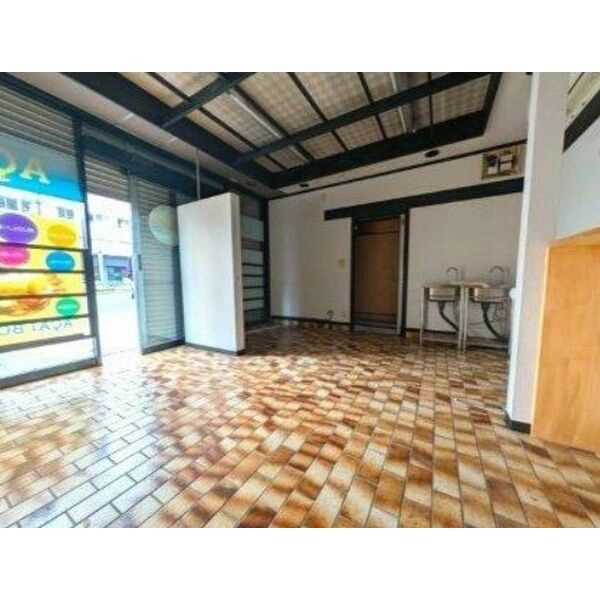 	新栄一丁目貸店舗のロビー