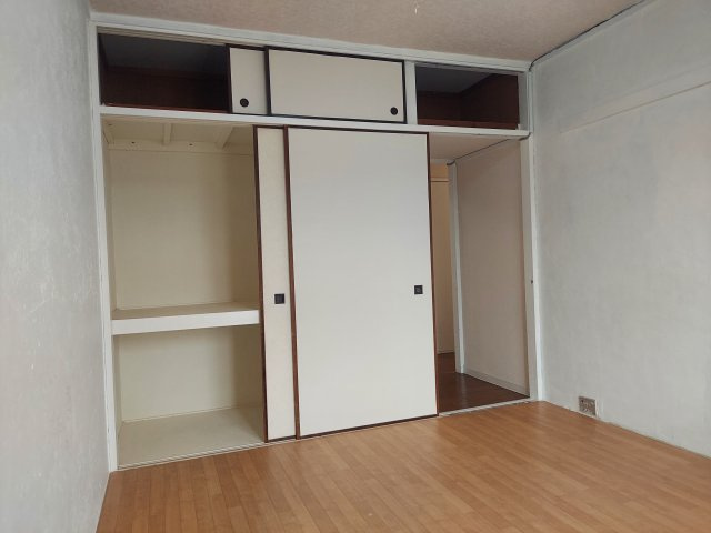 逆瀬川ハイツ3号棟の洋室|洋室約6帖