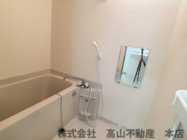 ウイングライフの浴室