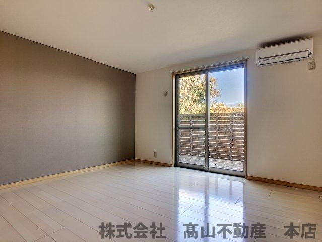 ウイングライフの居間・リビング